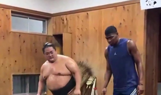 八村塁参与相扑特训引热议 球迷调侃其非勇士队员无需担心更衣室冲突